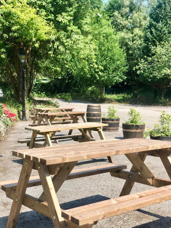 The Wheatsheaf At Beetham Hotel Sandside  Bagian luar foto