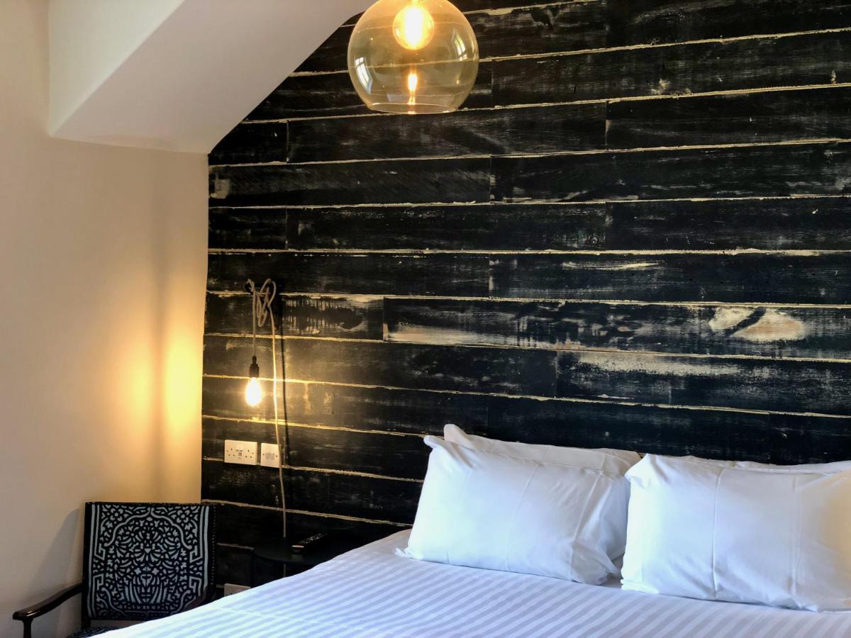 The Wheatsheaf At Beetham Hotel Sandside  Bagian luar foto