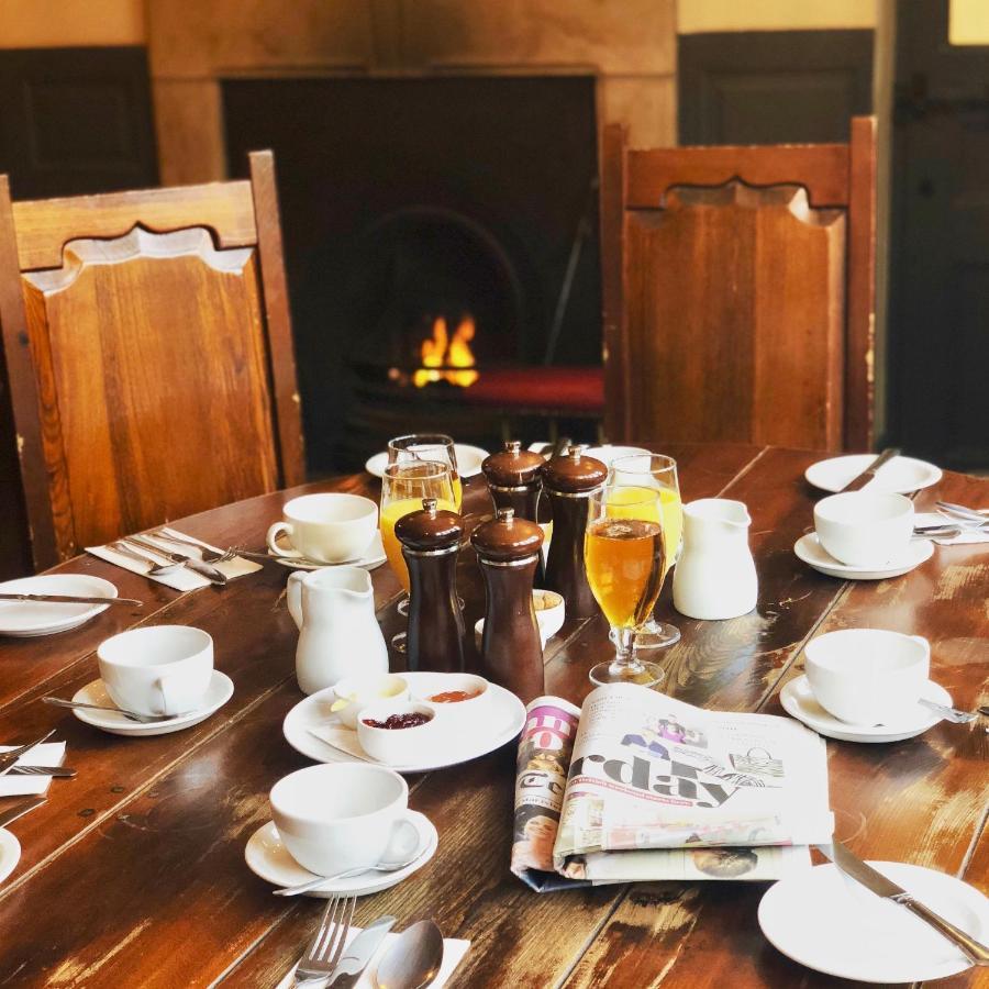 The Wheatsheaf At Beetham Hotel Sandside  Bagian luar foto