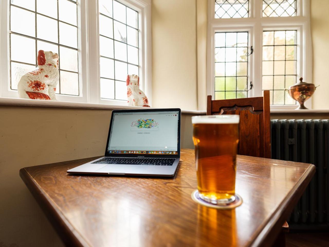 The Wheatsheaf At Beetham Hotel Sandside  Bagian luar foto