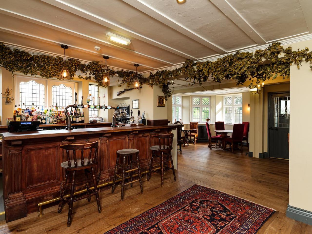 The Wheatsheaf At Beetham Hotel Sandside  Bagian luar foto